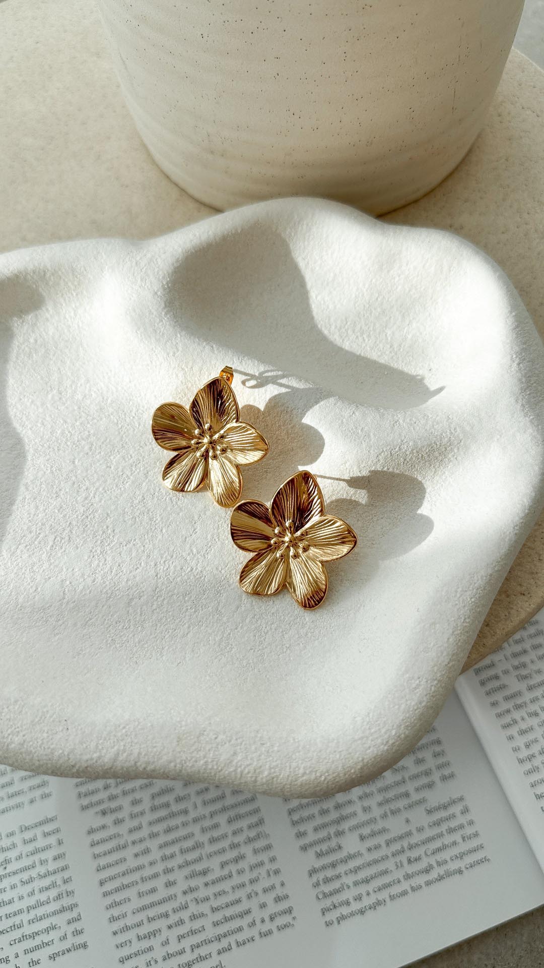 Lexi | Flower-Shaped Earrings with Gold Coating