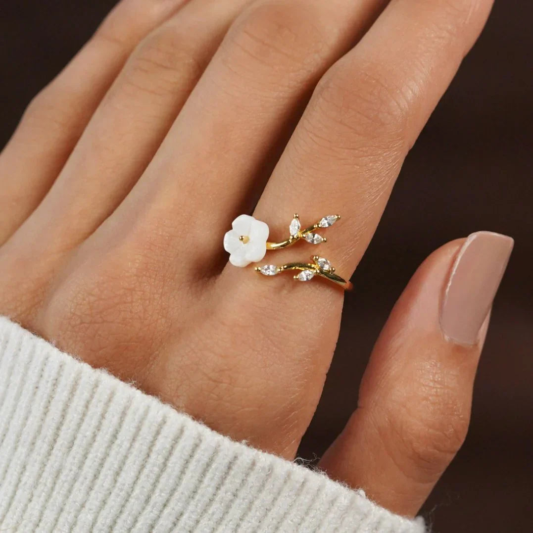 Kaia | Floral Ring