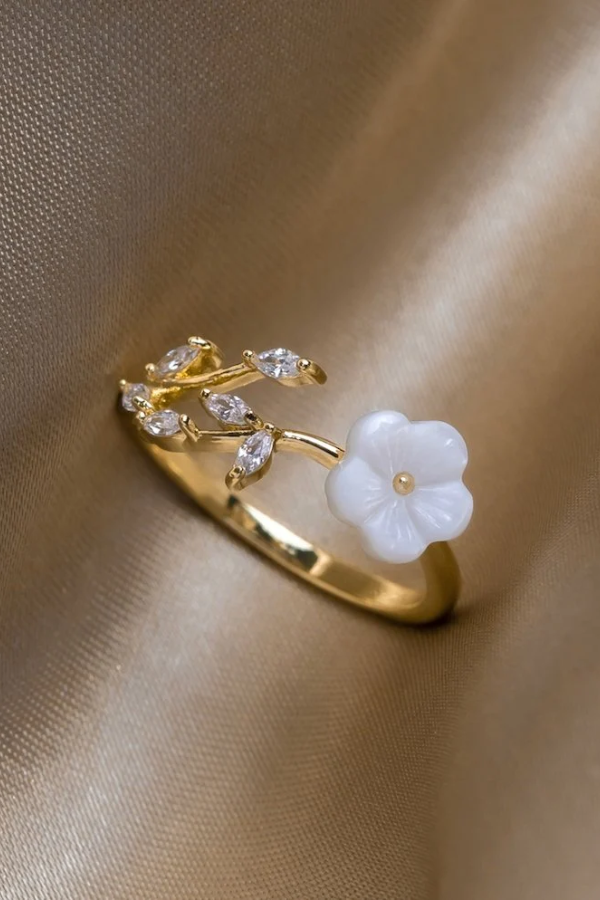 Kaia | Floral Ring