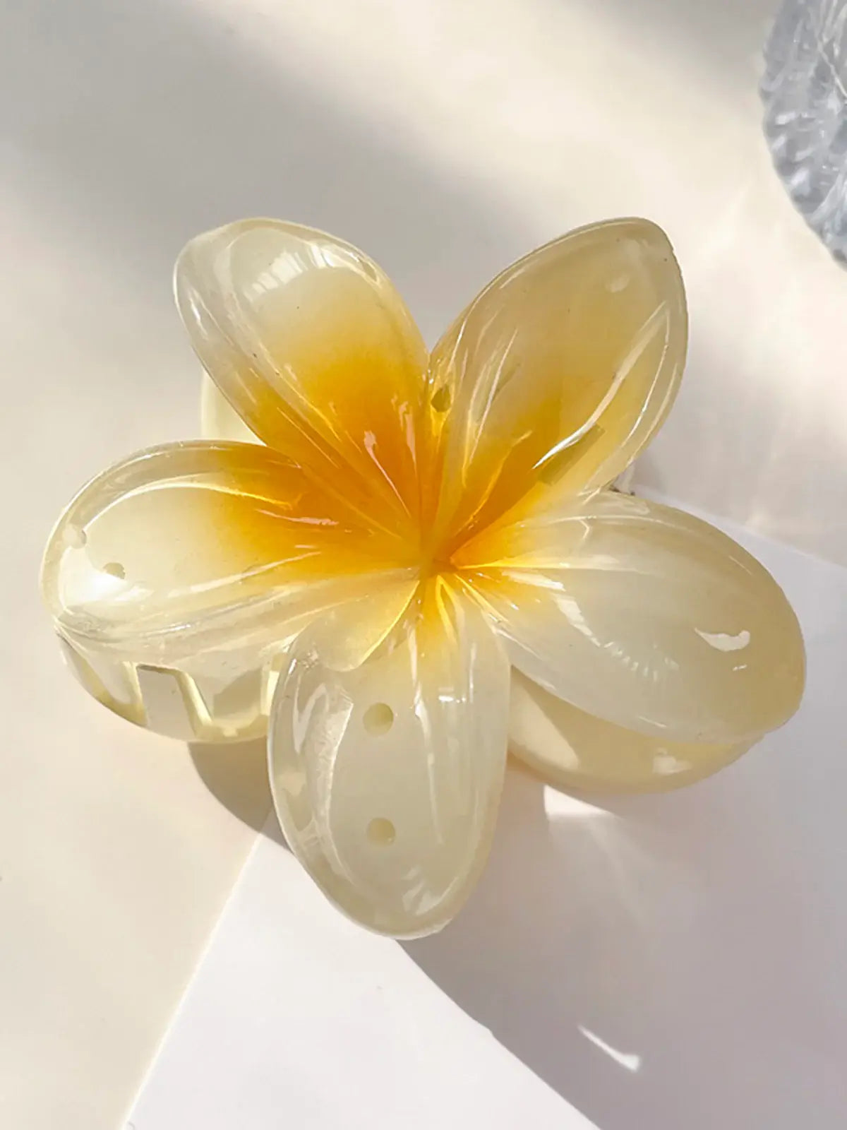 Brooklyn | Shiny Flower-Shaped Hair Clip