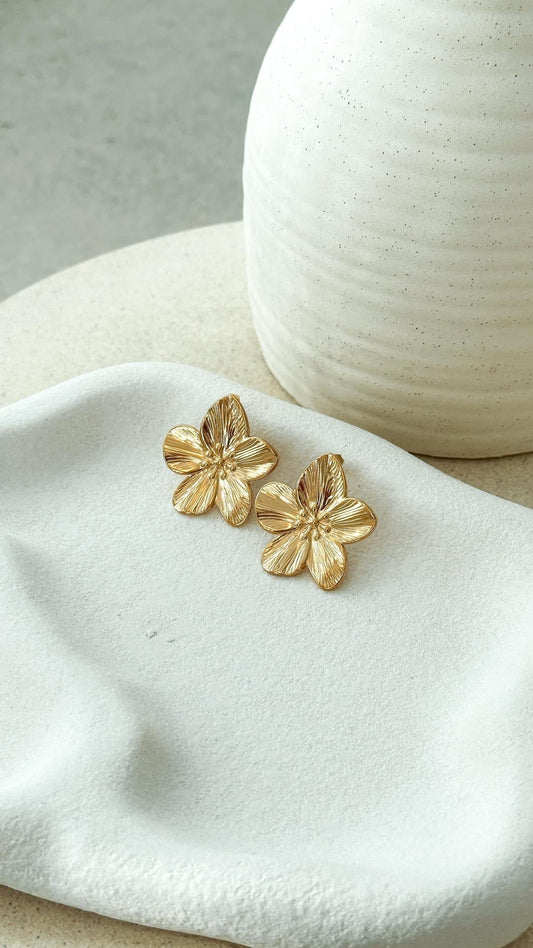 Lexi | Flower-Shaped Earrings with Gold Coating