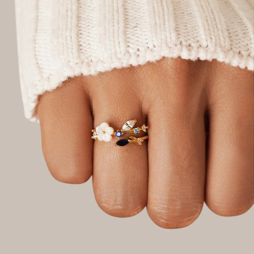Kaia | Floral Ring