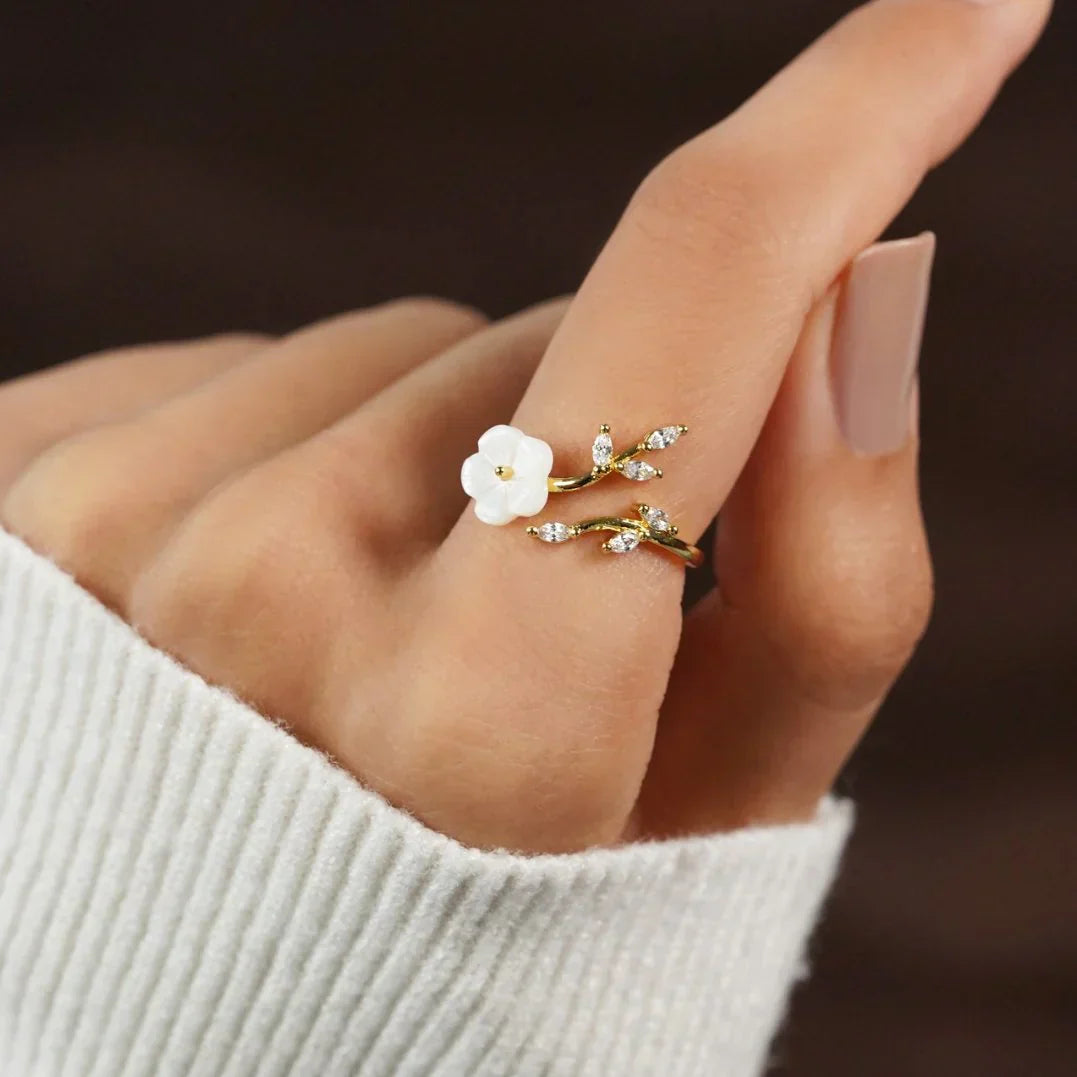 Kaia | Floral Ring